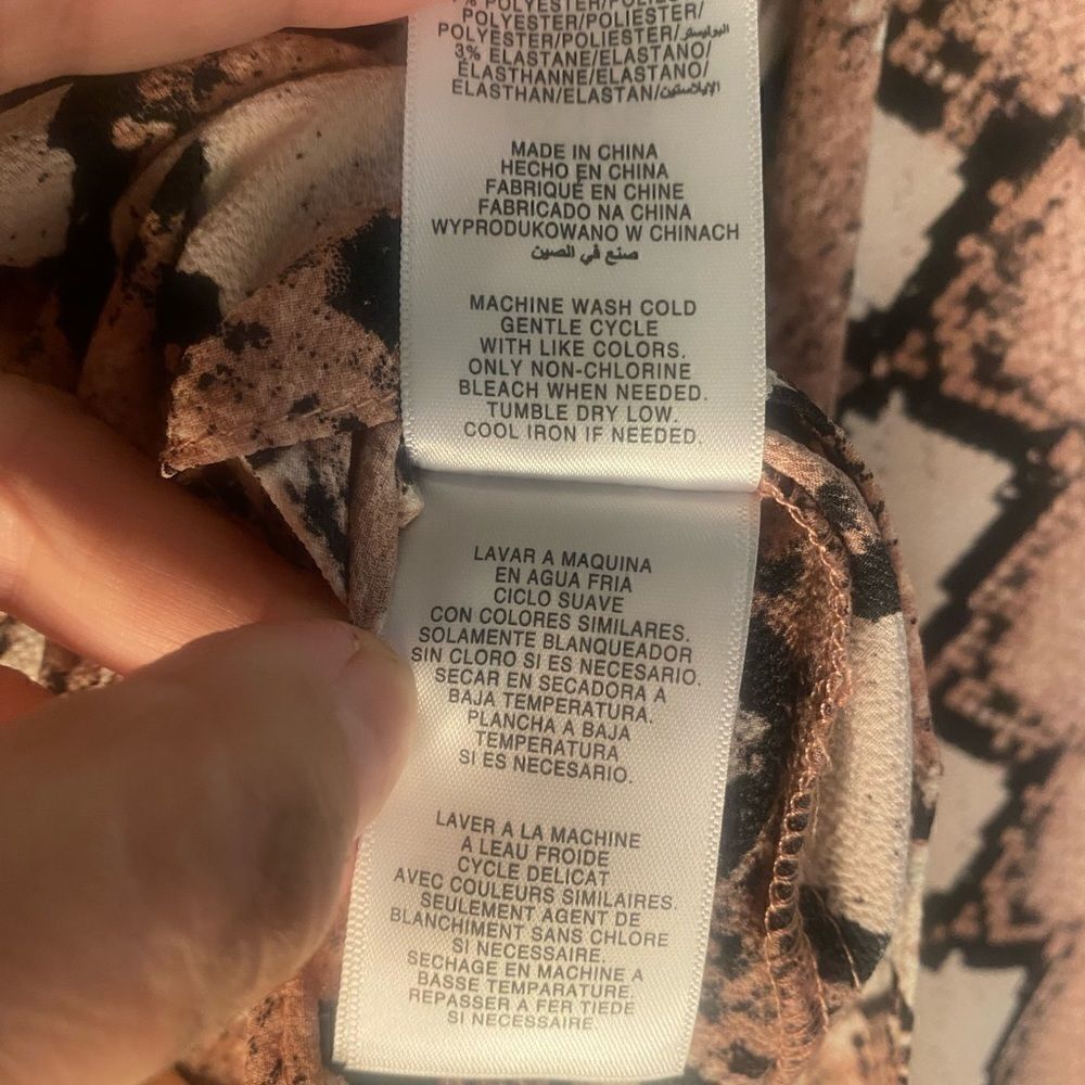 Jones New York Pastel Snake Pattern Button Down High Low Blouse - Picture 13 of 13